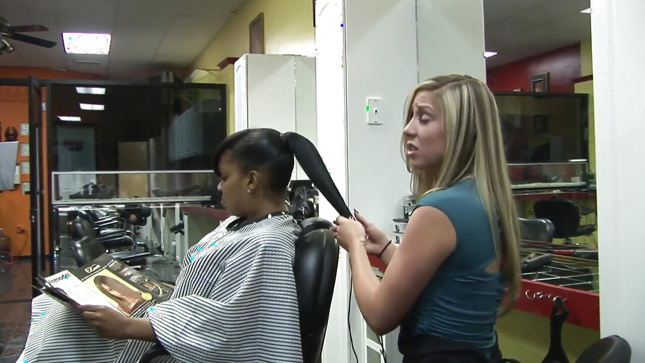 J streelt vuile blanke ho die met Malia Kelly neukt