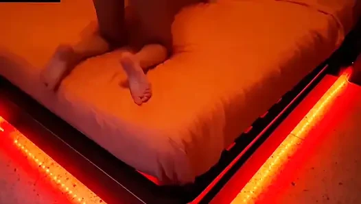 Ich bringe ein junges mädchen nach hause und ficke ihren creampie