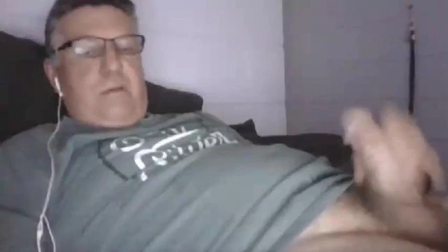 Daddy cums on cam