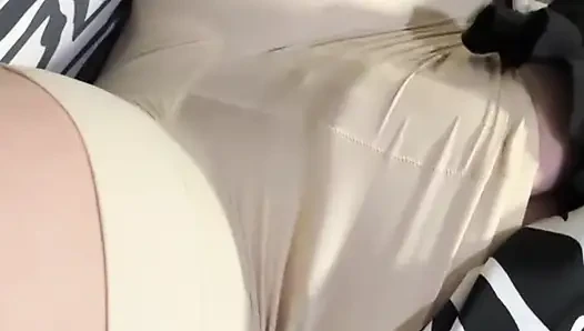 pawg masturbation im öffentlichen badezimmer