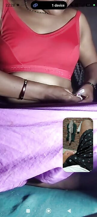 Dì Ấn Độ móc cua trên videocall sex