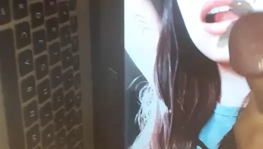 Agos ya es experta en tomarse mi lechita