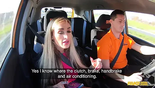 Fake Driving College - Daisy Lee доказывает, что уроки минета - больше веселья, чем вождения