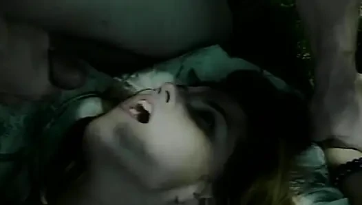 Sexy blonde schlampe nach heißem fick im freien ins gesicht gespritzt