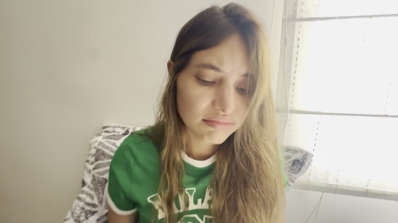 两个女大学生在房间里狠操