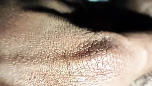 Üvey anne soyunuyor ve götünü siktiriyor