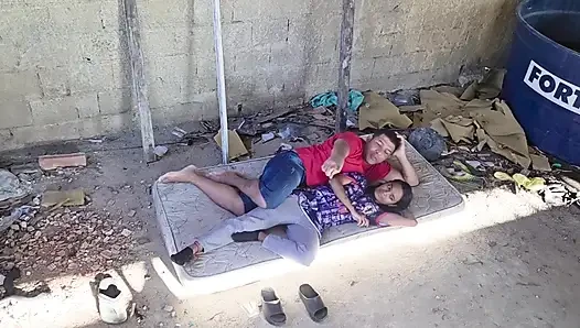 Lesbian Di Teras