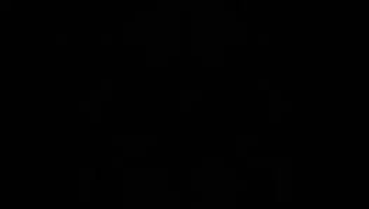 18-летняя Канна с тугой лысой задницей трахает киску