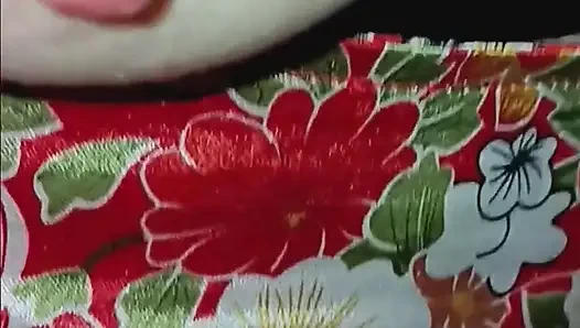 Istri nakal bertopeng lagi asik nyepong kontol