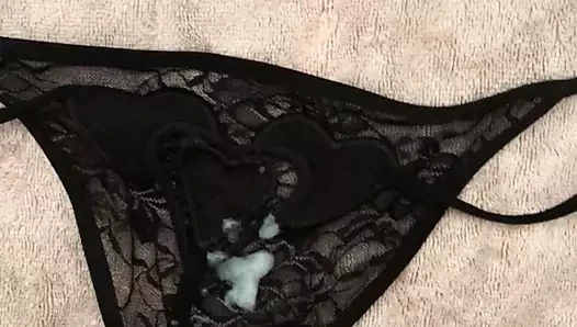 Cum üzerinde bir siyah gstring