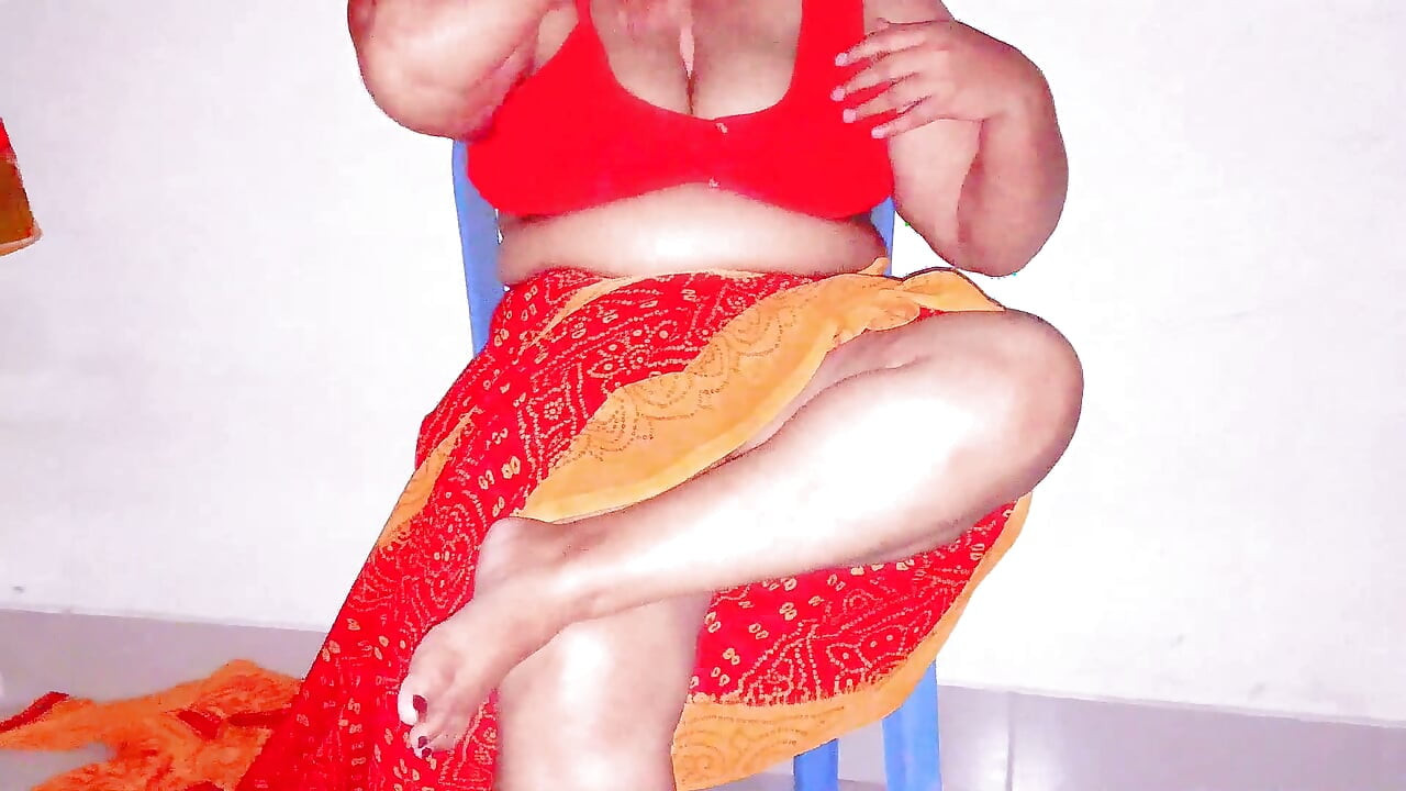 Desi beautiful woman showing her milky ass and fingering her pussy
