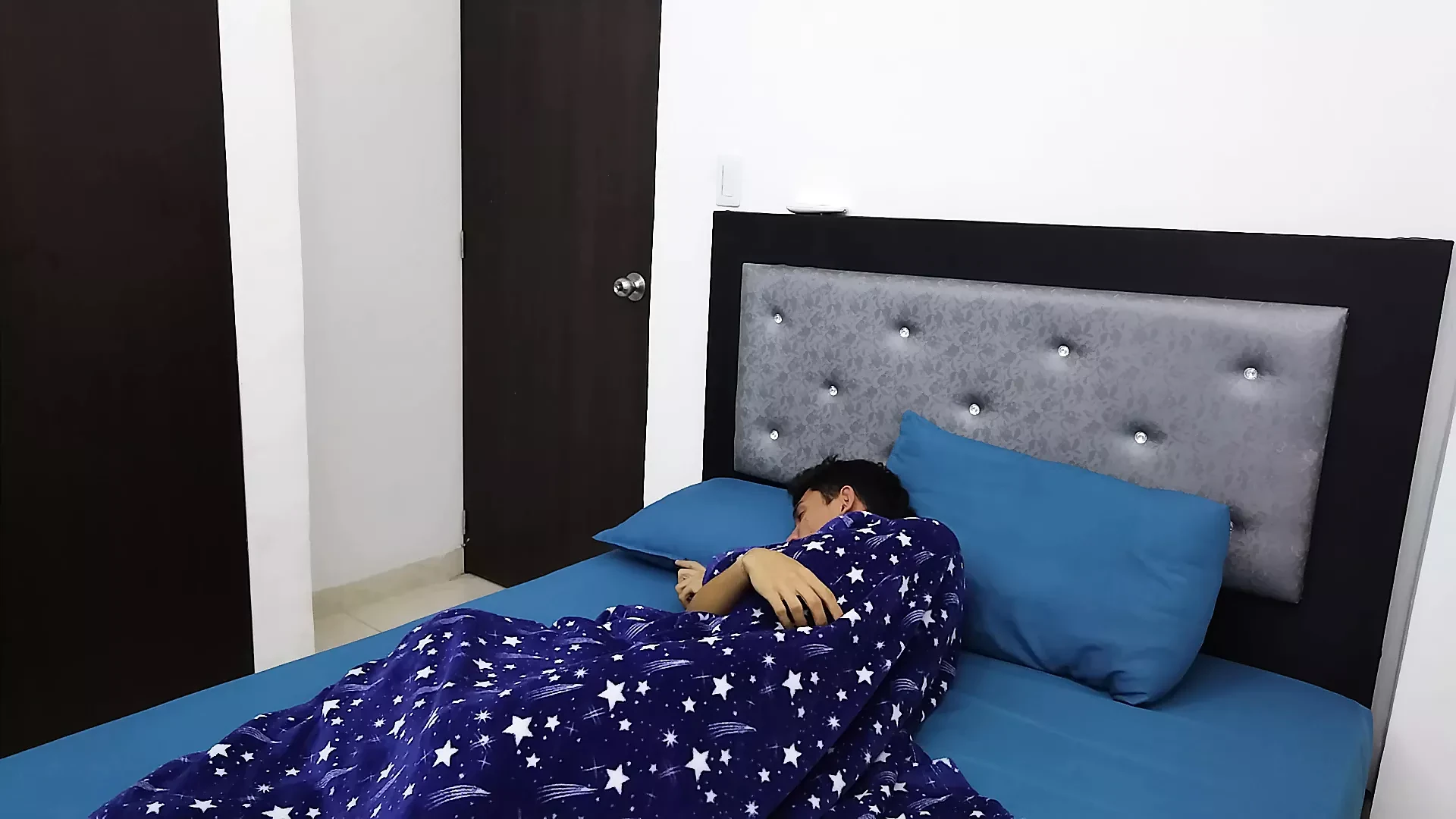 Kaya zakar abang tiri saya yang panas dengan demam