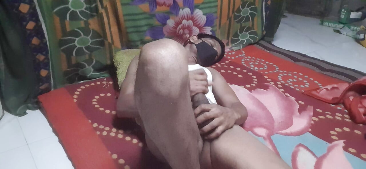 I rubbed my big yes and enjoyed it so much I had a lot of fun rubbing it big and black