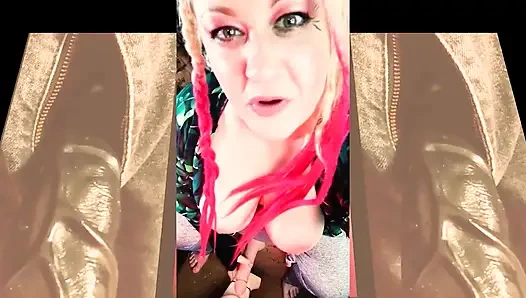 Симпатичная госпожа хочет наблюдать, как ты сосет свой первый большой черный член и давится им