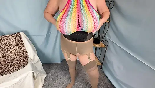 Vgq14 Aunty Sandra Layered up Again