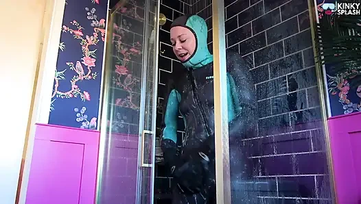 Misi Lengkap Wetsuit Decontamination Drill dengan Agent Lucy