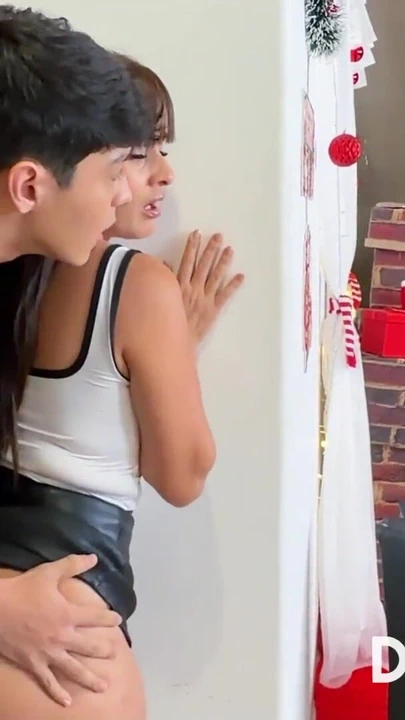 LIL TIMY背着加里森先生偷偷操继女和继母 | 短片 3