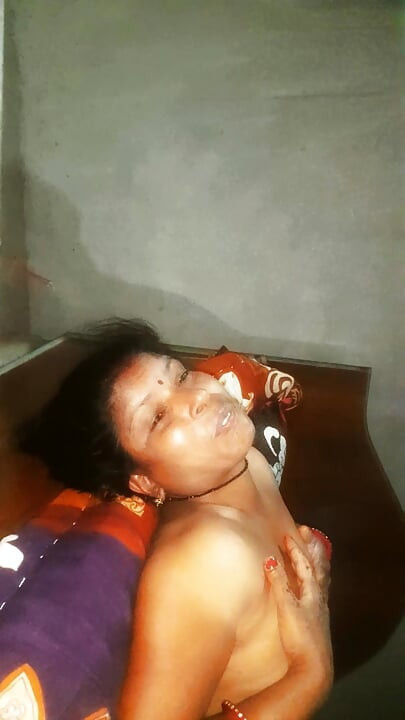 Desi romantisk garil ki muhme chudai krimpai hardchudai
