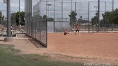 Ken Ott e Gabriel giocano a baseball e scopano