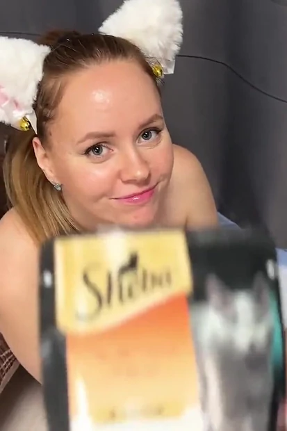 Fucking a Real Girl in a Fox Costume, Blowjob and Facial Creampie