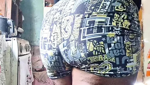 Showing Pussy