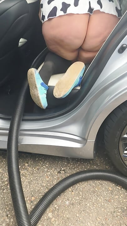 Así es como me visto para limpiar mi coche