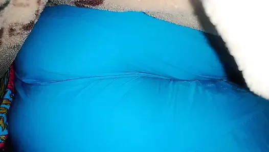 Soe bhabhi ki mast gaand per hath phera.