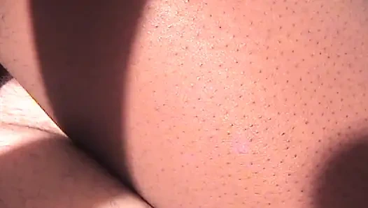 Возбужденная чернокожая медсестра получает теплую сперму на ее идеальное лицо