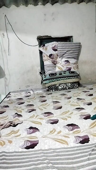 DESI BHABHI IN MOOD to game