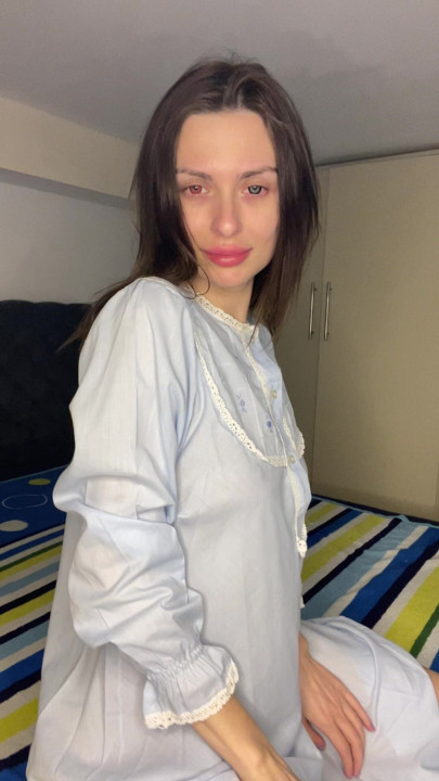 Nightie Tease - Yawning and Waving Seduction!