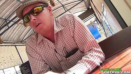 Thai cutie spreads her legs wide