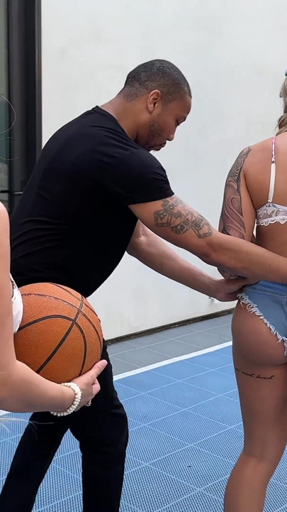 Peituda rabuda fode bbc coach na quadra de basquete