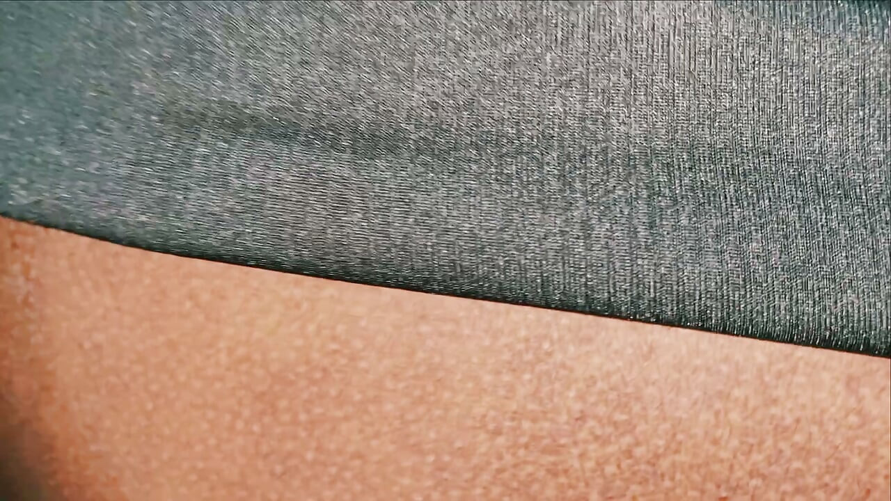 Mamãe malaiala gostosa falando safadeza e transando com o filho baixinho, Madrasta e genro transando gostoso de camisola, Madrasta chupando o pau do enteado