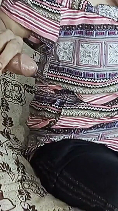 gerçekten Hint sıcak eş giyme arabic hijab üzerinde canlı web kamerası çalış ile husbands büyük horoz | Klip 1