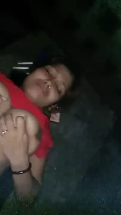 Indian beauty fucked at roadside