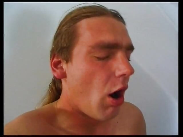 Horny teen gets pussy licked before double penetration