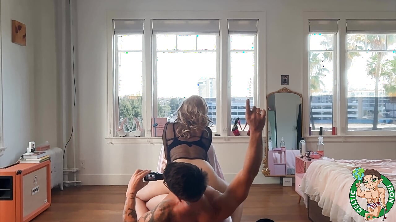 Big Ass Blonde Deepthroat Doggystyle - Sextape