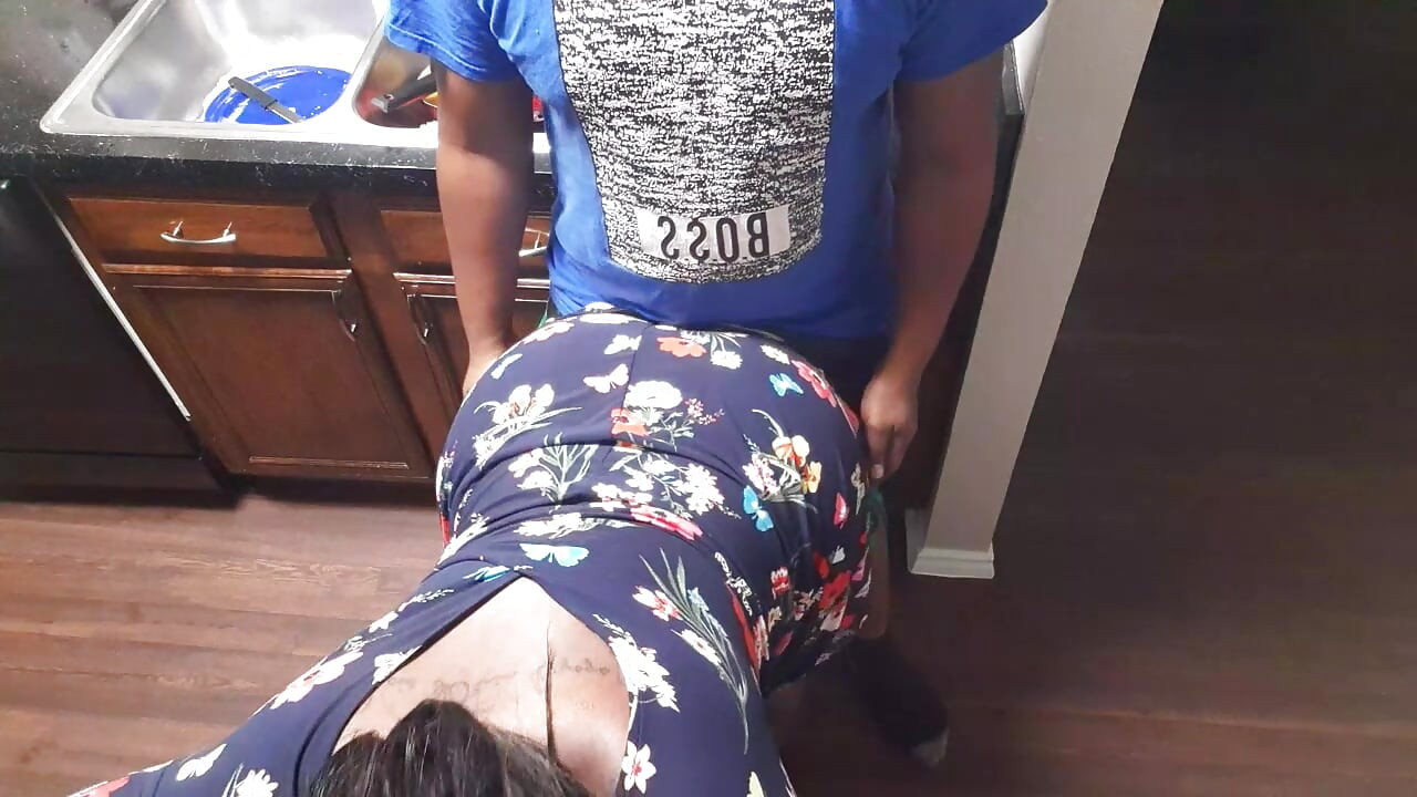 Nechala ho natvrdo. je mu smutno