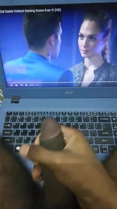 Gal gadot mastubrate