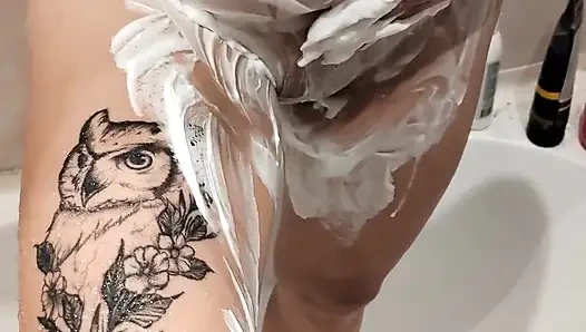 Обнаженная сводная сестра в душе