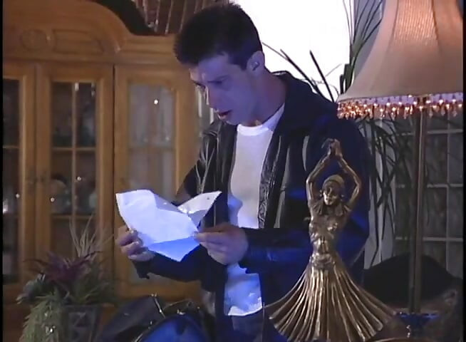 Regizorul furios care a fost informat despre aventura soției sale Sotto Voce a decis să fută drăguța actriță Mocha