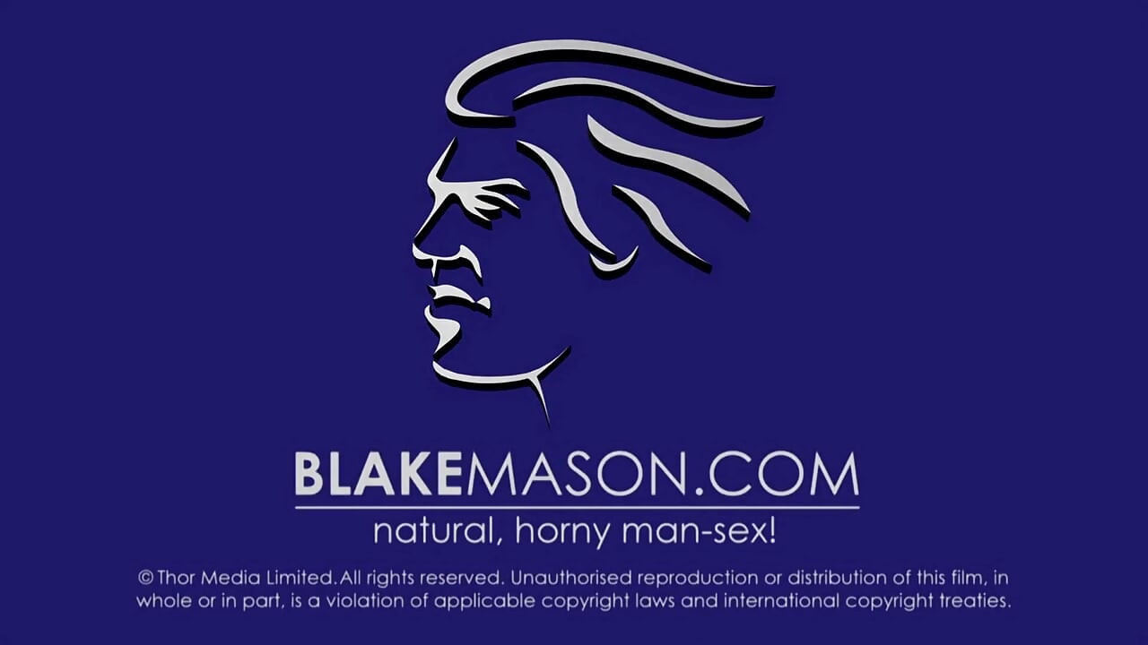 一个猖獗的更衣室性爱