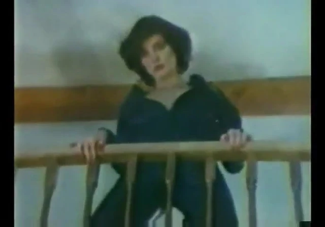 JOLIE PATRONNE ENCULE SA FEMME DE MENAGE