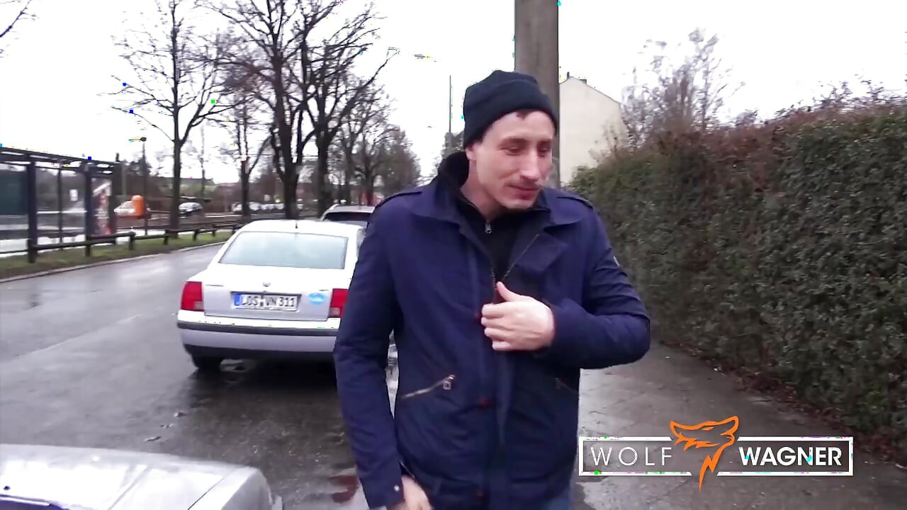 Eva Adams uwielbia otrzymywać dziury wypchane przez 2 kutasy!