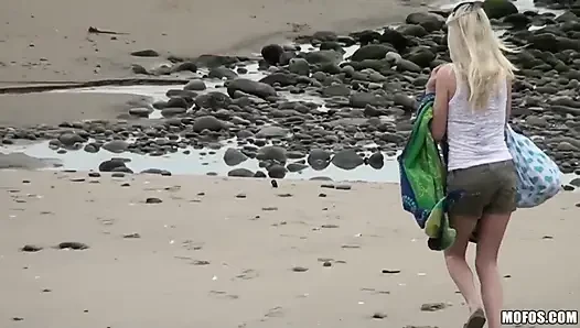 Mesum di patroli - jeanie marie sulivan bugil di pantai kenapa nggak dientot
