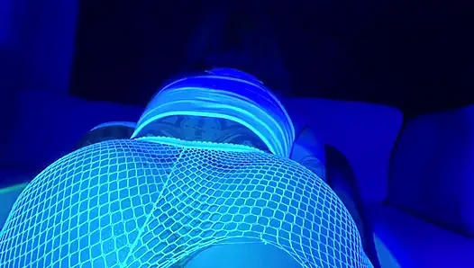 Bubble Butt with Perfect Pussy Takes Huge Dildo and Dick