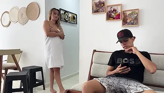 Curious stepson enters his stepmother's room and when he sees her naked he begins to fuck her hard until he makes her cum delicious.