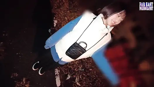 Wet-mark wander saat dia meninggalkan jejak nakal yang berkilauan di mana pun dia telanjang sendiri 3/3