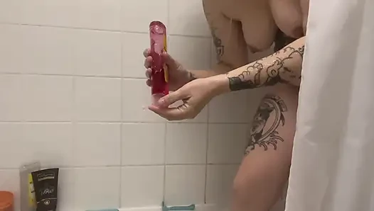Adik tirimu lagi mandi dan cukur bulunya