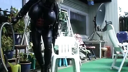 Roxina ateşli hatun dışarıda